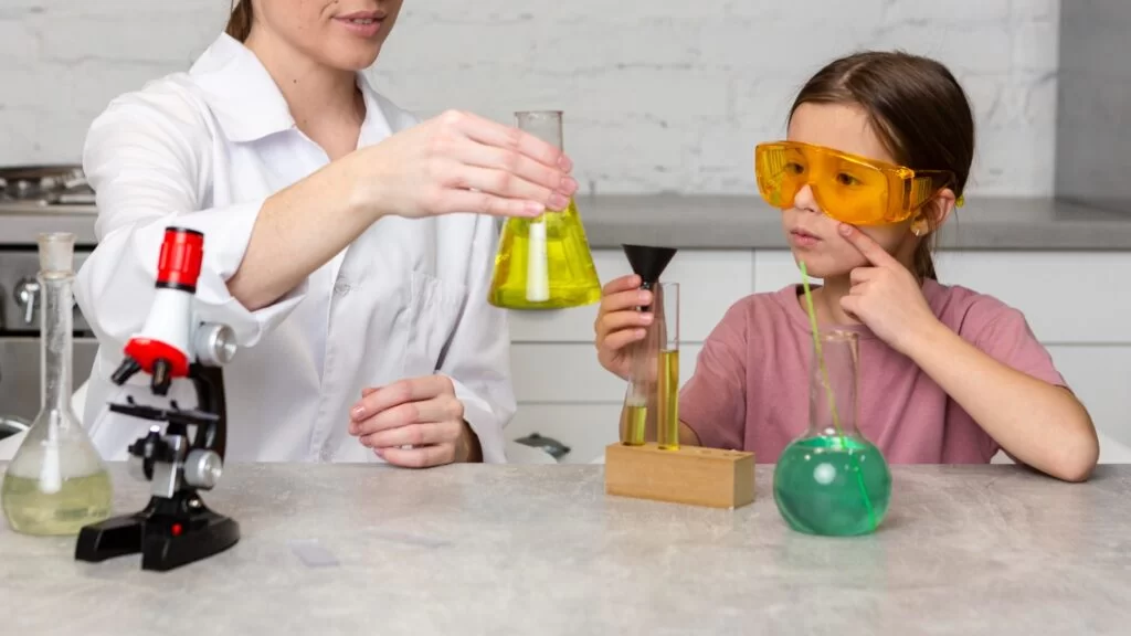 Ide Bermain Seru Pertama yang Bikin Anak Makin Kreatif