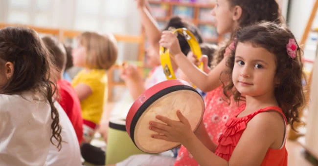 Ide Bermain Seru Pertama yang Bikin Anak Makin Kreatif