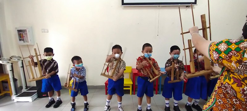 Fungsi Anak Mengenali Budaya Tradisi Lokal