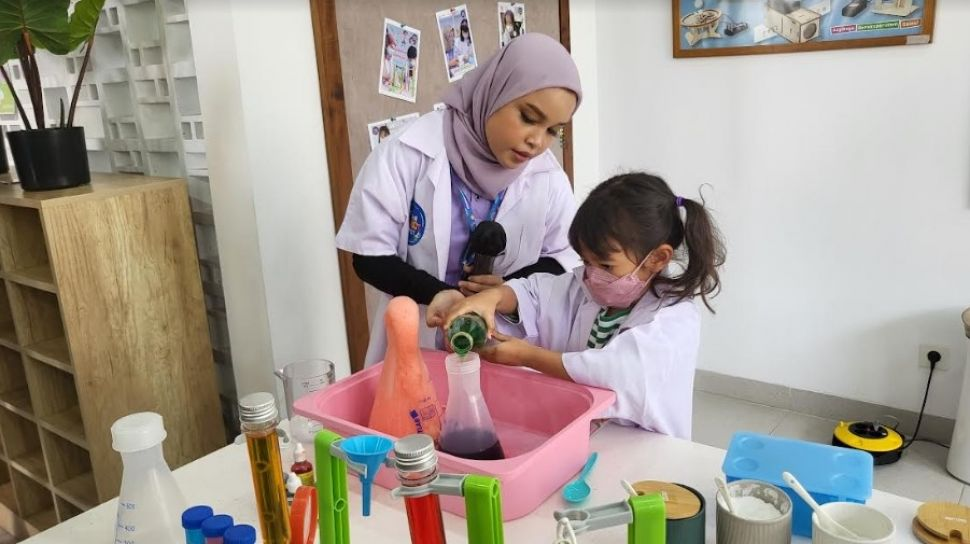 Sains Dapur Anak 2025: Kegiatan Eksplorasi Alam Seru yang Bikin Anak Makin Cerdas